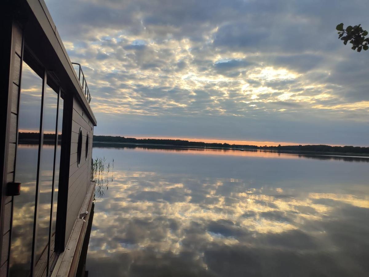 Houseboat- Dom Na Wodzie Z Sauna I Mozliwoscia Plywania Iława エクステリア 写真
