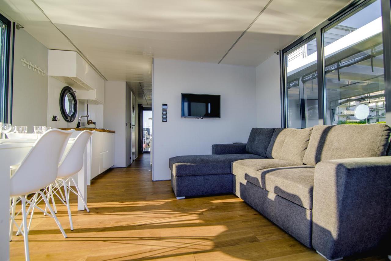 Houseboat- Dom Na Wodzie Z Sauna I Mozliwoscia Plywania Iława エクステリア 写真